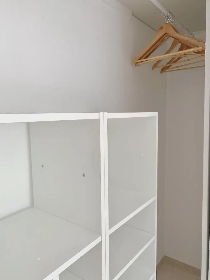 Appartement Front De Mer, 80M2 Cannes 0*,  France