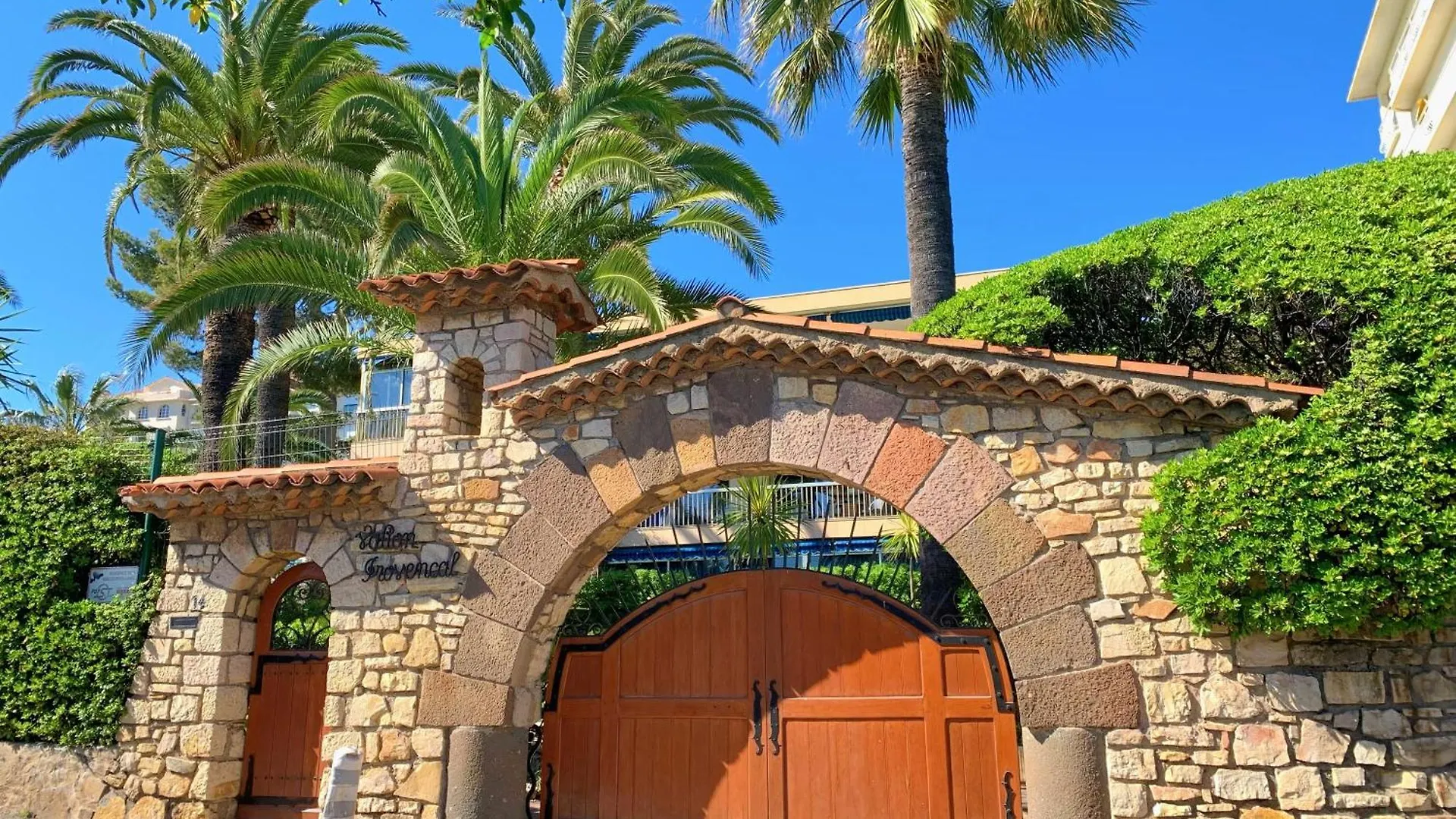 Appartement Front De Mer, 80M2 Cannes 0*,